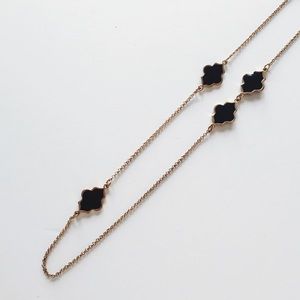 JustFab Long Flapper Black & Gold Charm Necklace